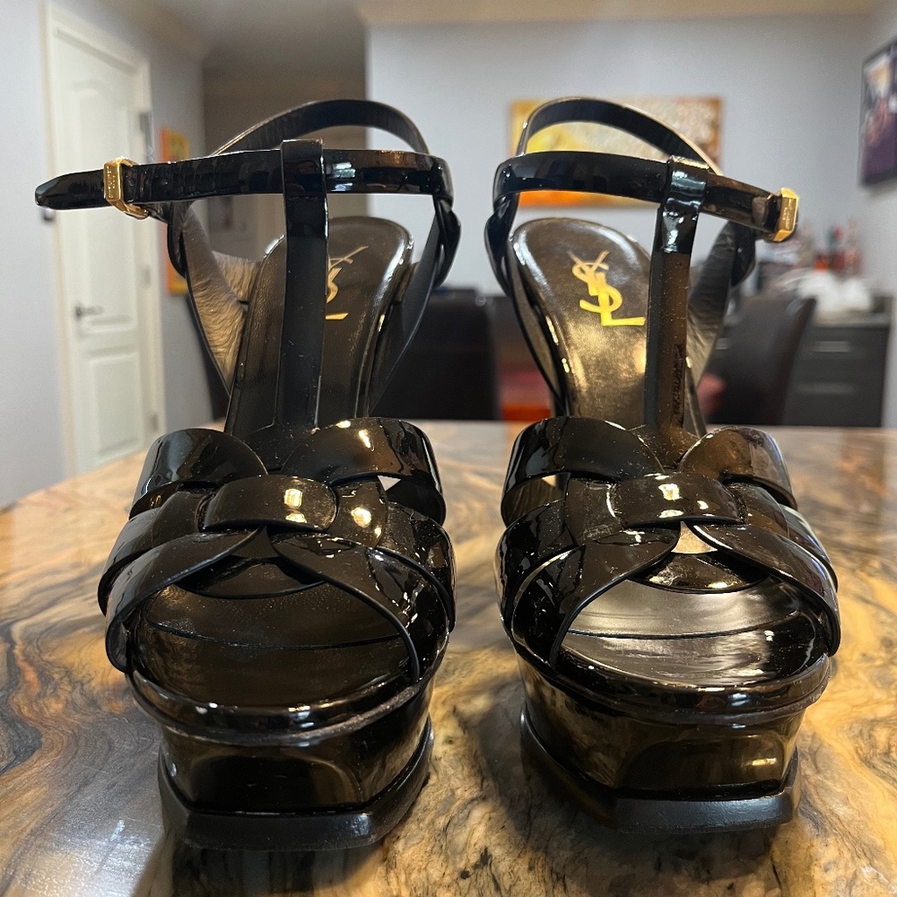 Saint Laurent TRIBUTE PLATFORM SANDALS IN PATENT LEATHER